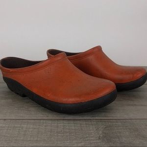 Sloggers Orange Rubber Slip On Clogs Sz 7